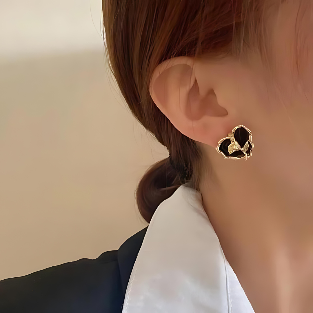 Black Big Heart Rose Stud Earrings