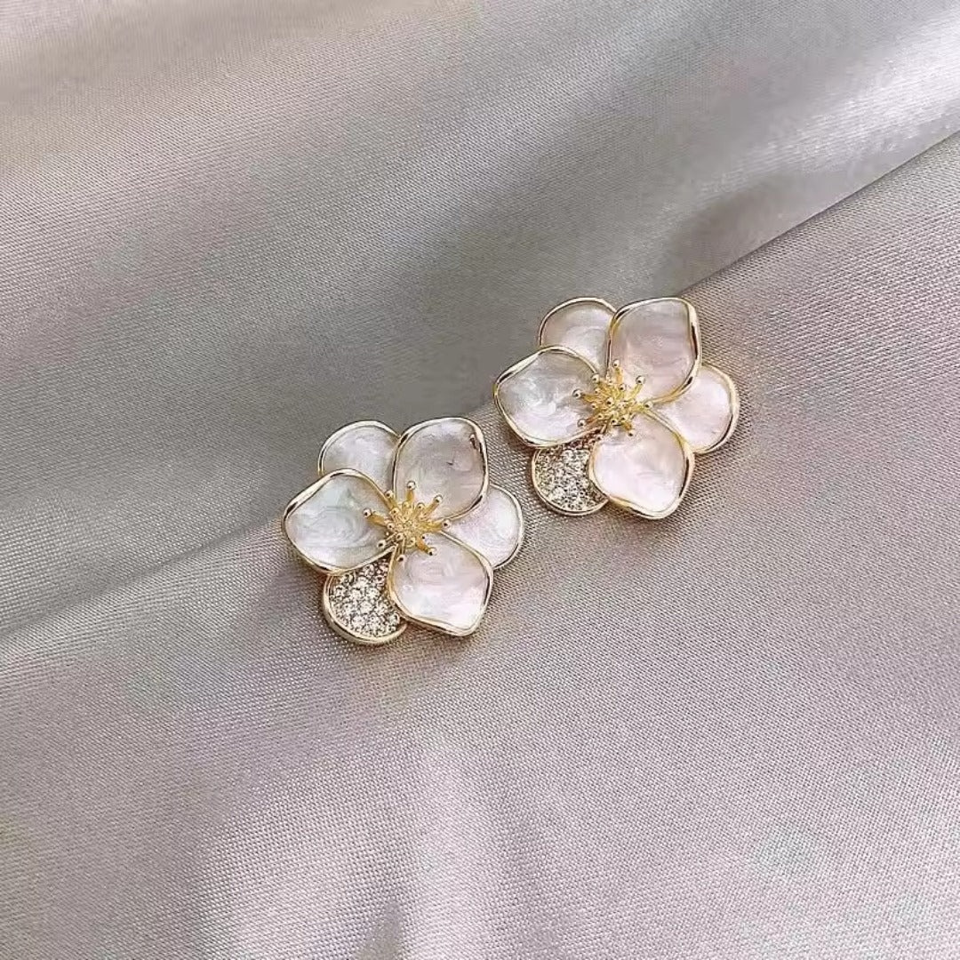 White Enamel Pearl Flower Stud Earrings