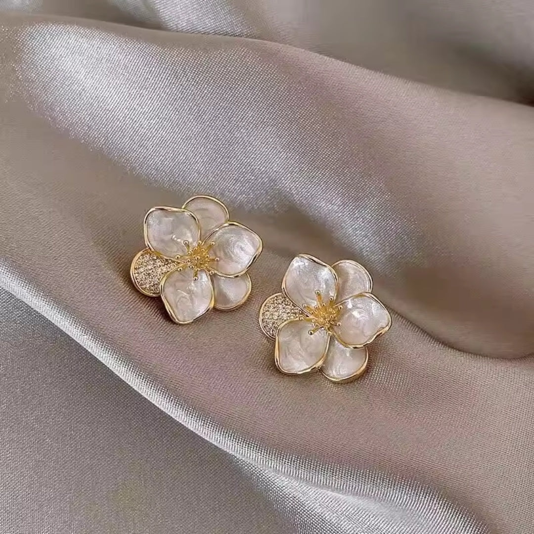 White Enamel Pearl Flower Stud Earrings